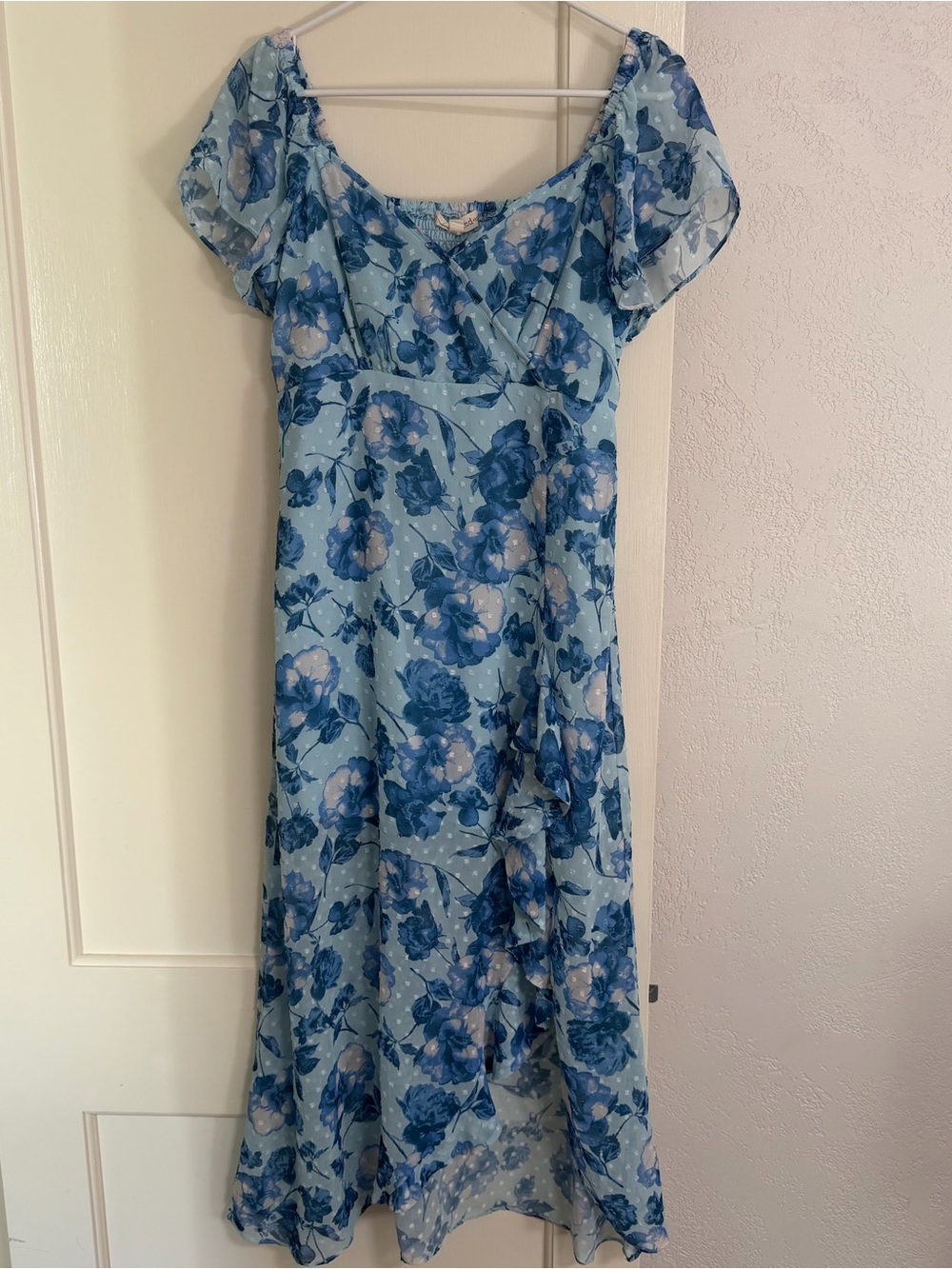 Rewind Light Blue Floral Midi Dress size large